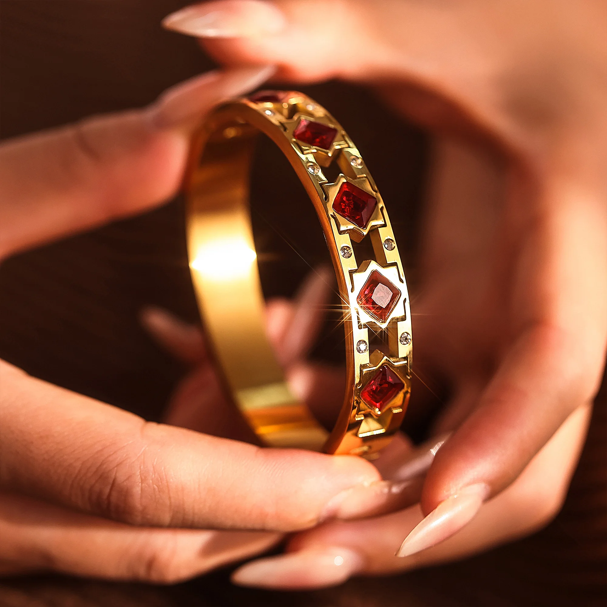 Браслет из нержавеющей стали с квадратным циркониевым стеклянным камнем