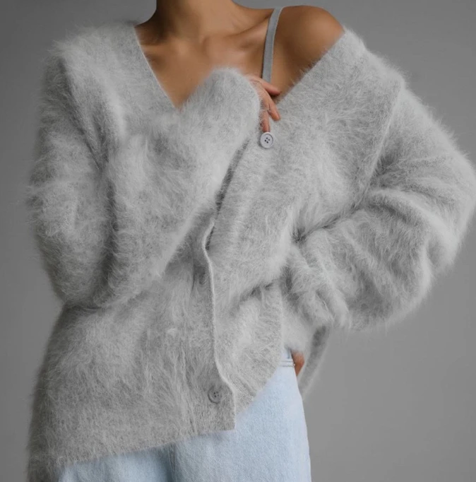 Женский свитер кардиган зимний повседневный вязаный из нечеткого меха с