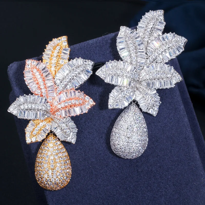 

2022 Creative Jewelry Big Pineapple Pendant Drop Earrings with Bling Zircon Women Wedding Engagement Accessories Party Gift