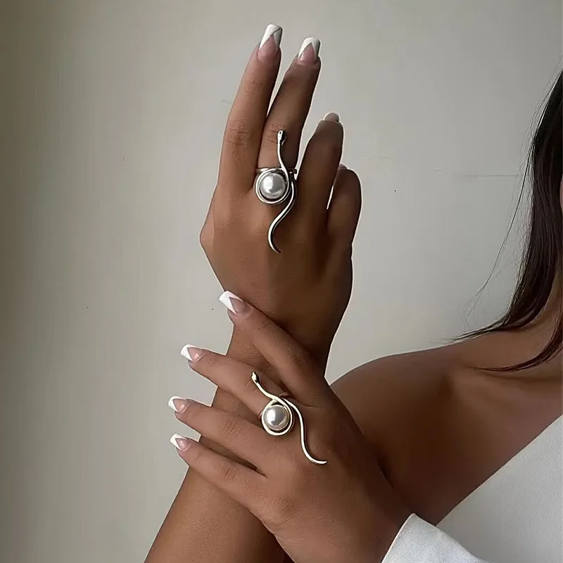 

European And American Retro Artificial Pearl Snake Ring Ladies Gothic Personality Winding Snake Index Finger Ring Gift