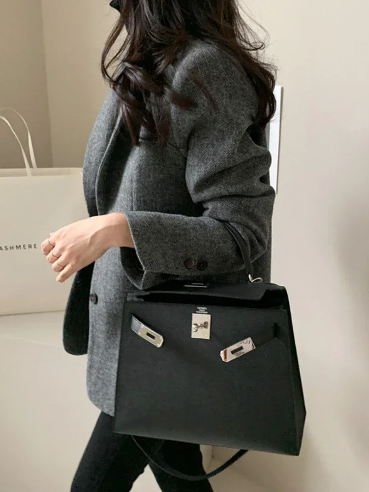 Женская универсальная куртка на пуговицах однотонная офисная с длинным рукавом