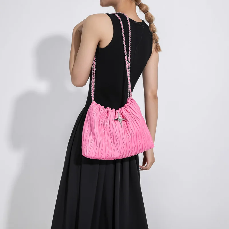 Niche pleated bucket bag female 2023 new summer fresh underarm bag fashion leisure chain single shoulder cross-body bag