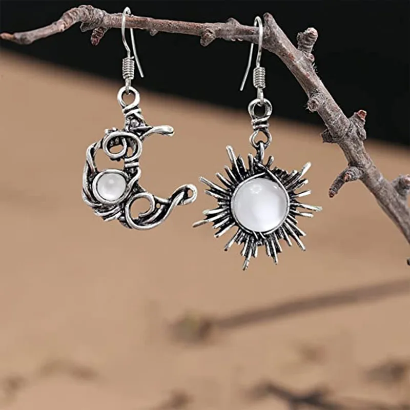 

European and American Retro Personality Sun Moon Moon Stone Earrings Woman Bohemian Jewelry Ear Piercing Long Dangling Earrings