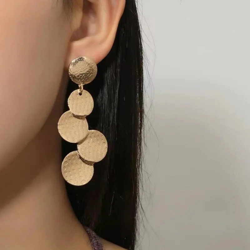 

Korean Fashion Atmospheric Advanced Irregular Geometric Earrings For Women Temperament Simple Exaggerated Personality Jewelry