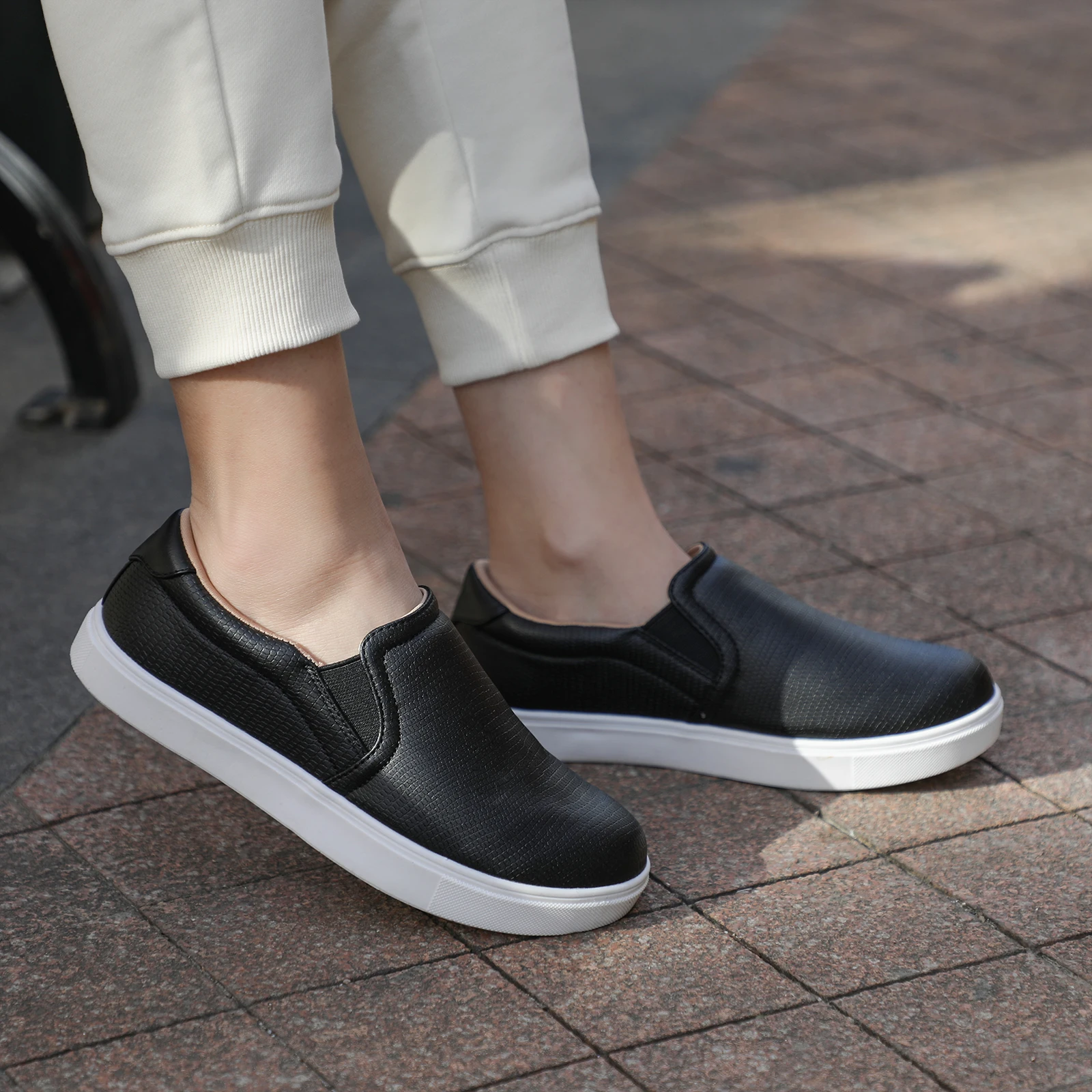 Женские туфли без шнуровки STQ удобные осенние лоферы мягкие деловые повседневные