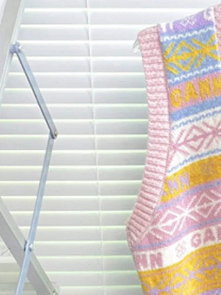 

2022 Autumn New Letter V-neck Knitted Striped Colorblock Wool Blend Vest Women Vest