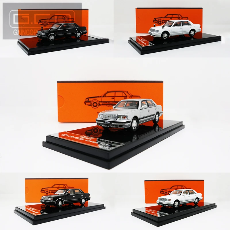 Модель автомобиля под давлением GCD 1:64 Toyota Crown 155 черная/белая/серебристая |