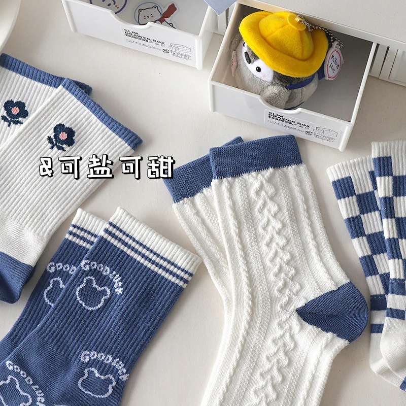 Socks children Korean version of the middle tube ins Chaochun Autumn cute bear cartoon blue Japanese versatile student stockings