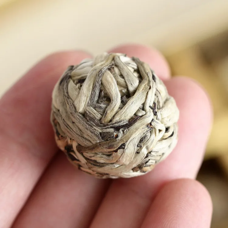 Yunnan Pu-erh Raw Bulk Moonlight White Dragon Single Bud Ancient Tree Silver Bud 250g 500g