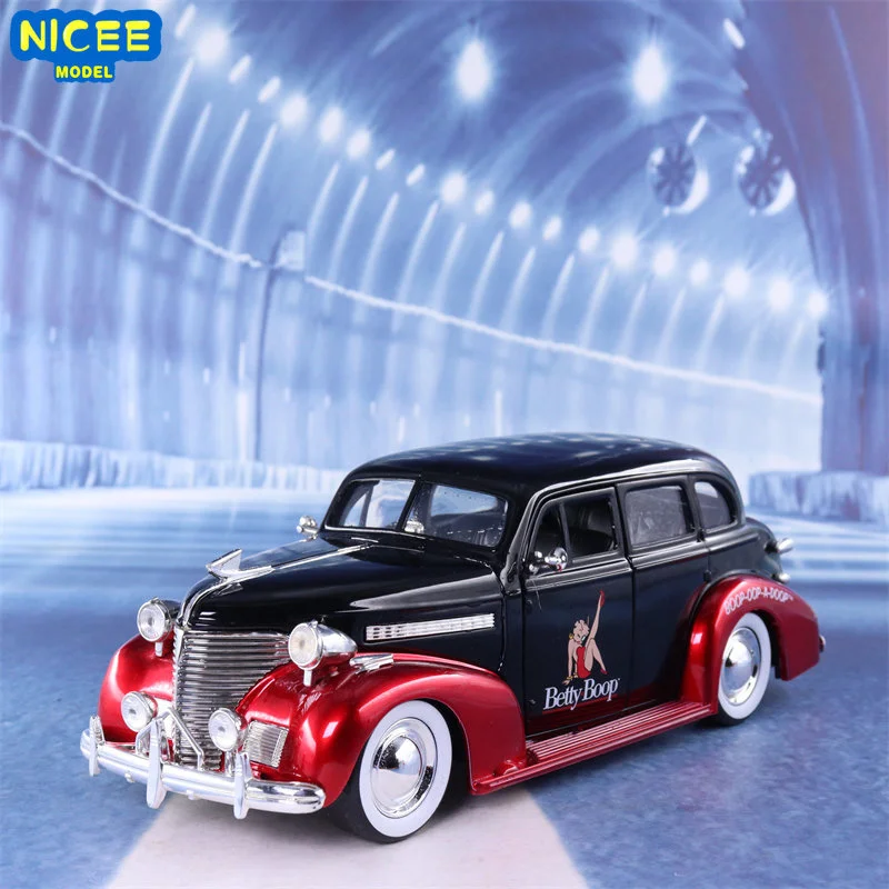 

Модель автомобиля из металлического сплава в масштабе 1:24, 1939, J279