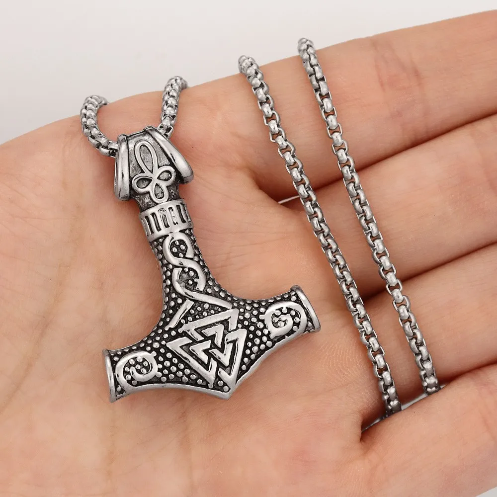 Ожерелье с кулоном в стиле викингов