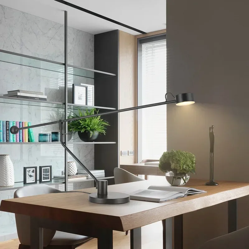 Скандинавская постмодернистская оригинальная настольная лампа современная