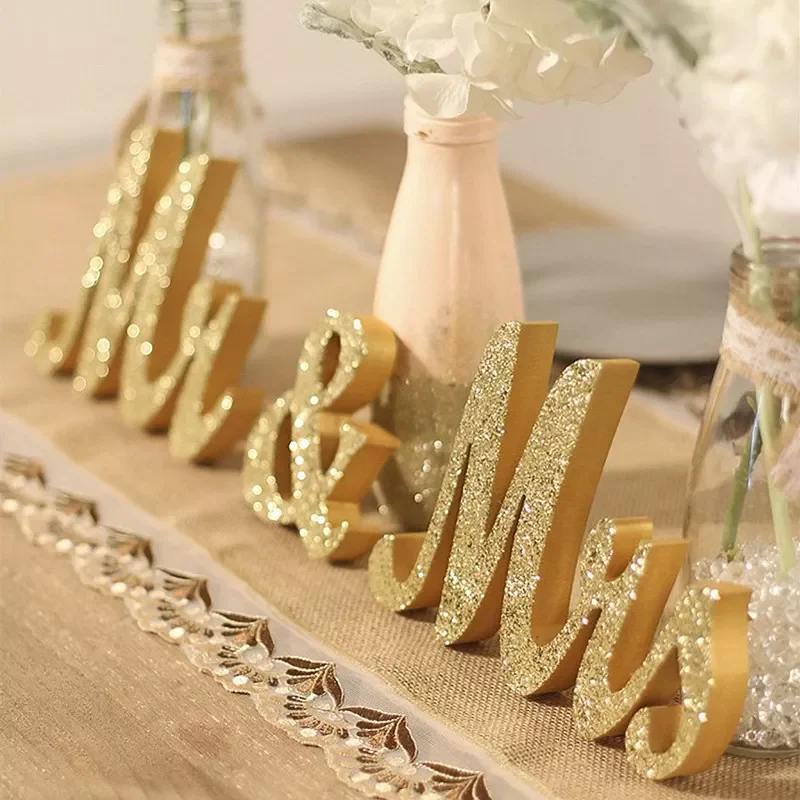 

3Pcs/set Wooden MR & MRS Wedding Signs Gold Wooden Wedding Table Numbers Letters Decoration Valentine's Day Party Letter Sign