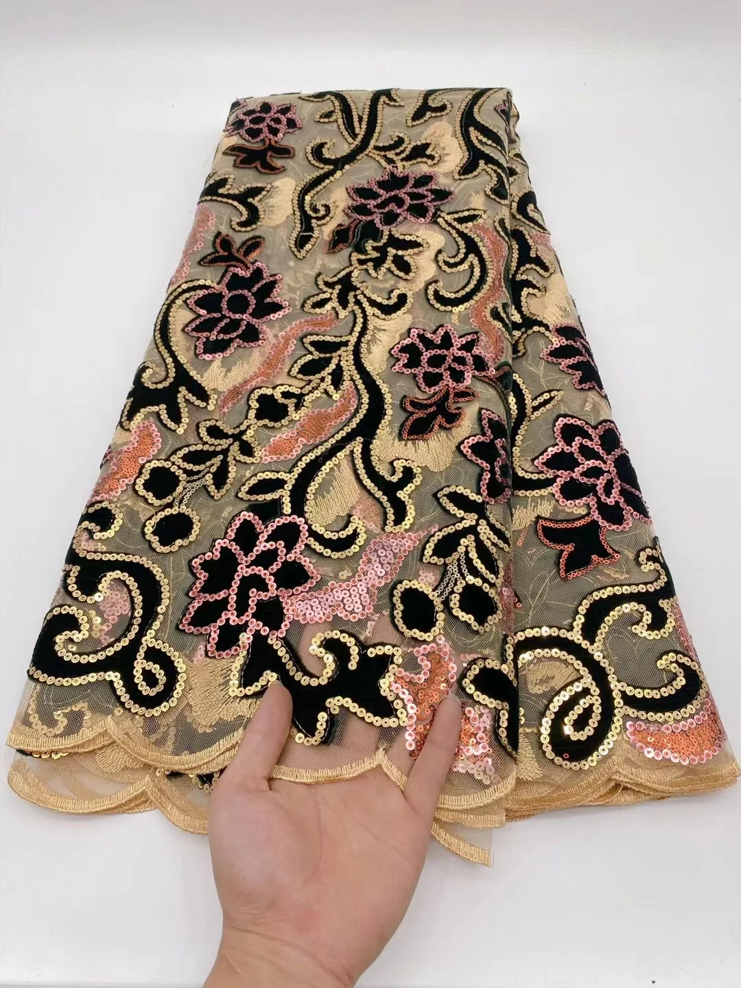 

Luxury Nigerian Velvet Lace Fabrics African Mesh Lace Fabric 2022 High Quality Sequins French Lace Material Dubai Style Fabric