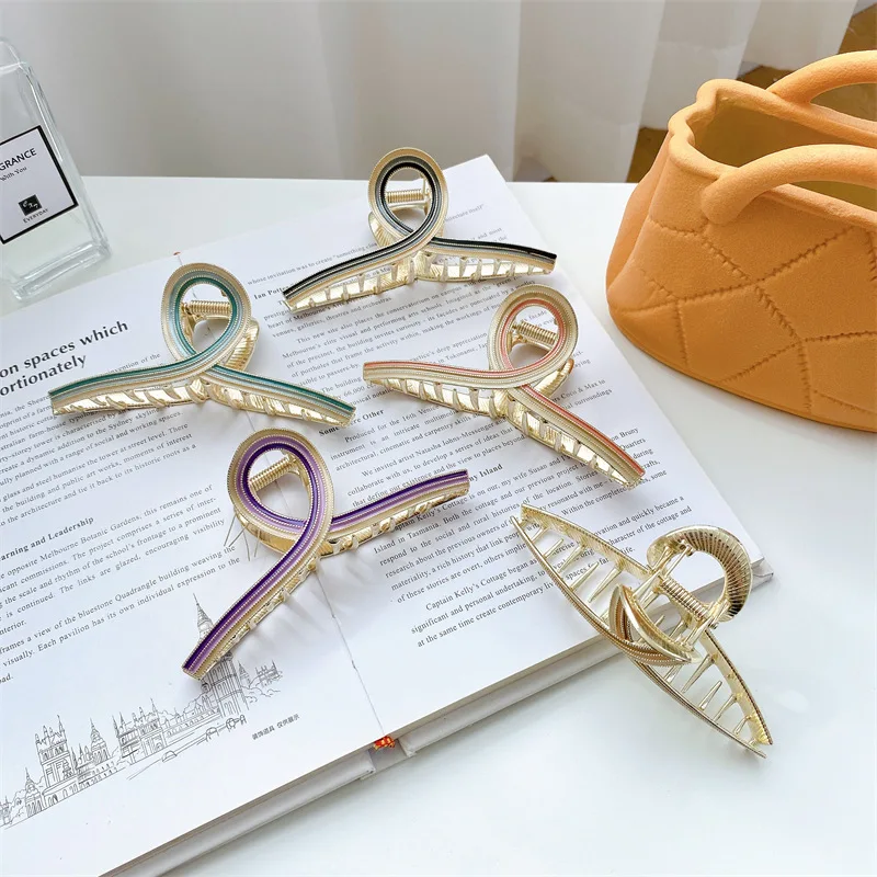 

Ins Hot Sale Korean Fashion 11CM Lagre Metal Hair Accessories High Quality Stripe Gradient Color Epoxy Hair Clip Claw For Woman