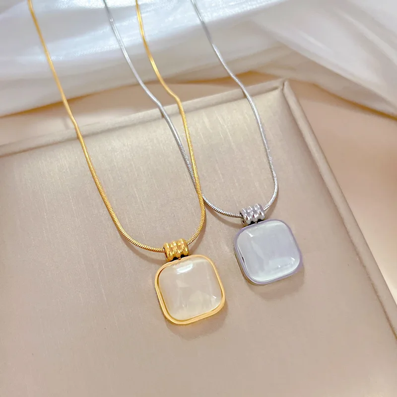 

Simple Geometric Opal Pendant Necklace for Women Girls Gold Color Metal Clavicle Chain Choker Jewelry Friendship Wedding Gift