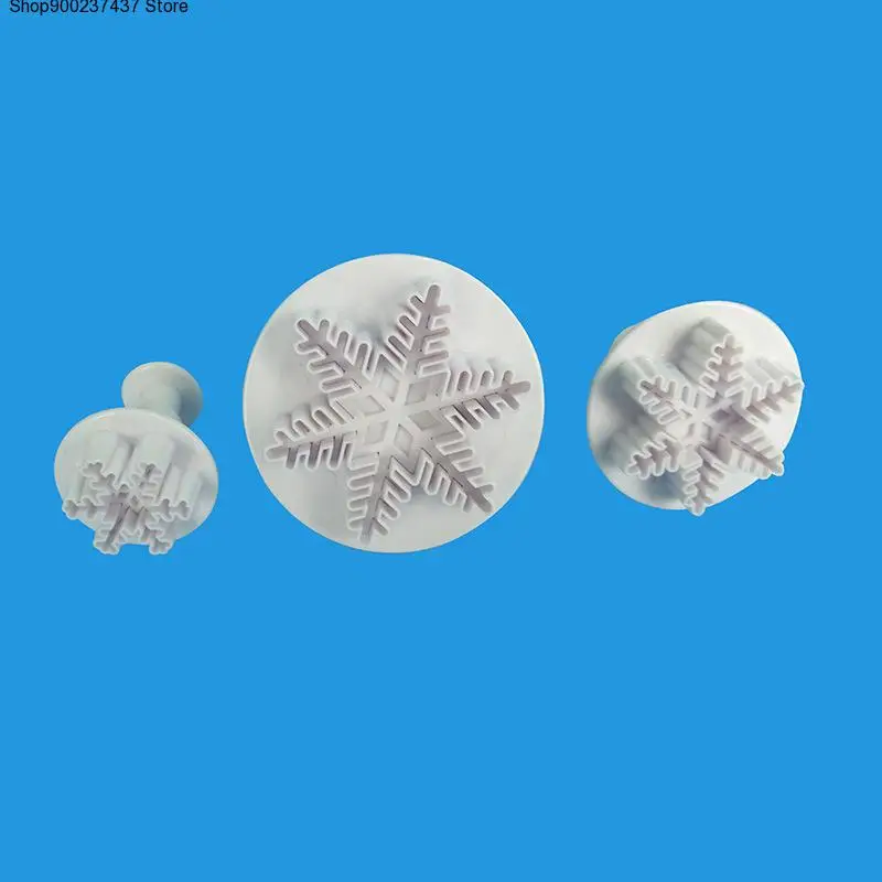 

3pcs Fine Snowflake Spring Mould Biscuit Tool Set is very suitable for novice bakers to use simple convenient and rapid forming