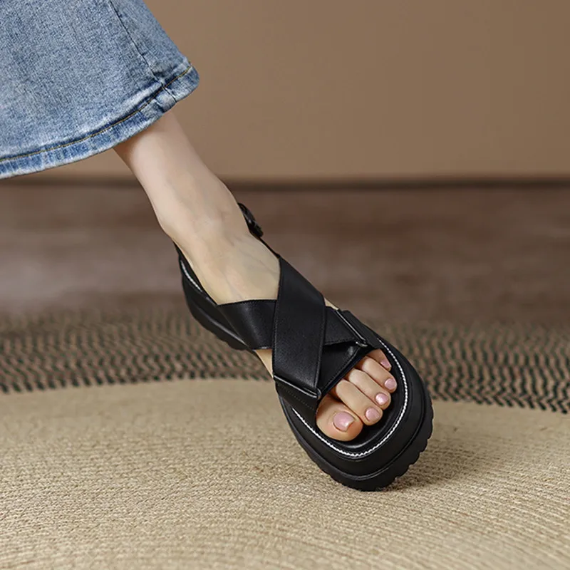 2022 New Leather Women Sandals Fashion Casual Buckle Strap Summer Shoes Platform Sandals Slippers Platform Shoes Spot Goods Flat