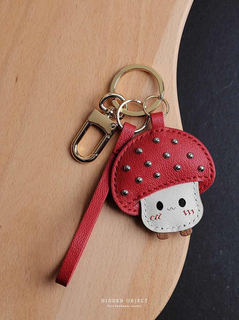 Кожаная сумка ручной работы подвеска красный зонтик с грибами кулон кожаный