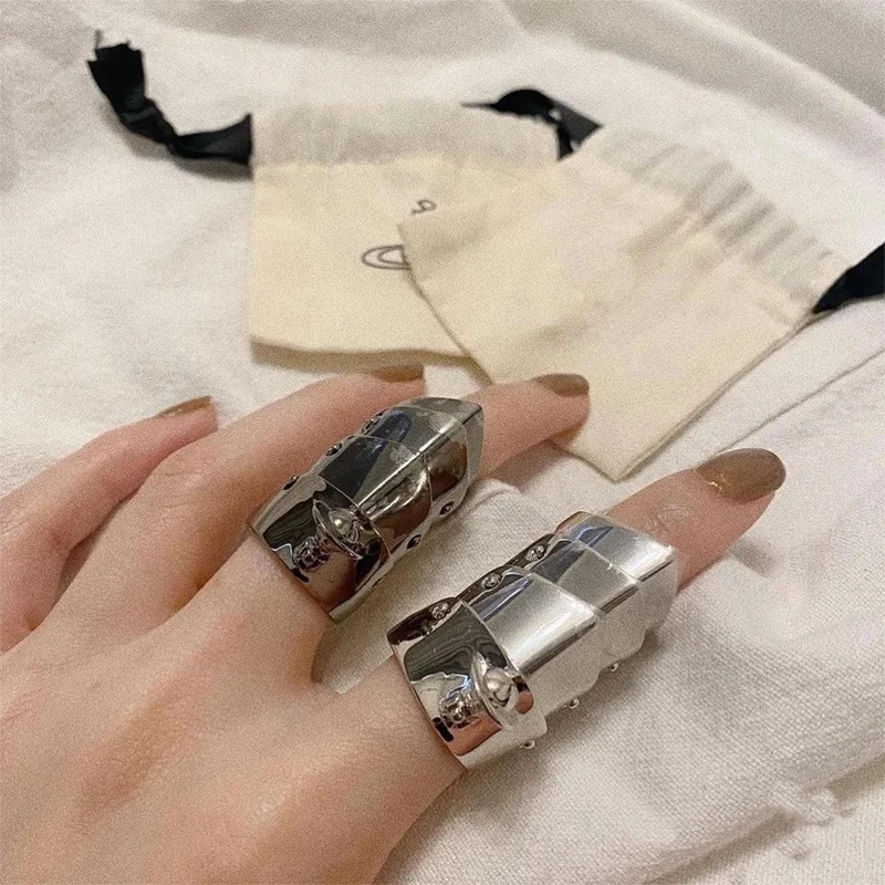 

Stylish Personalized Women's Metal Rings Armor Ring Rock Punk Style Movable Joint Ring Hottie Spice Girls Fashion Accessories