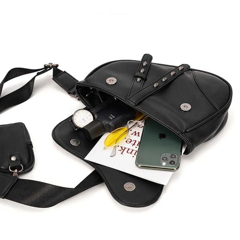 Rock Skull Unisex Belt Bag Rivet Chest Bag Luxury Waist Bag Women Banana Bag Punk Black Fanny Pack Leather Men Bum Bags