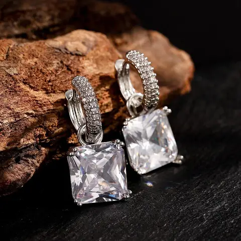 ZAKOL квадратные серьги-кольца с цирконием