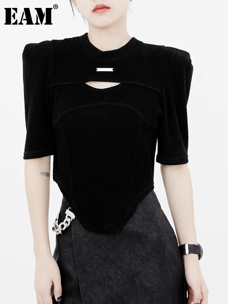 

[EAM] Women Black Hollow Out Irregular Slim T-shirt New Round Neck Short Sleeve Fashion Tide Spring Summer 2022 1DE7386
