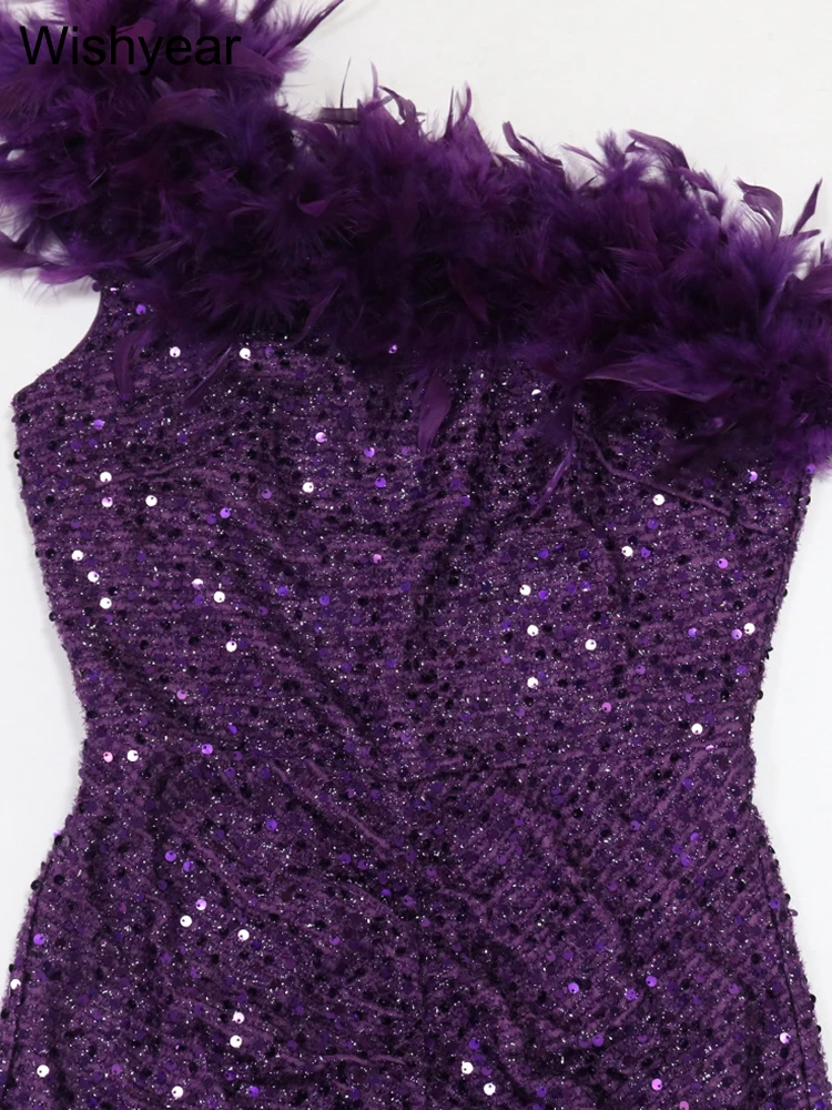 Платье длинное фиолетовое с блестками и перьями