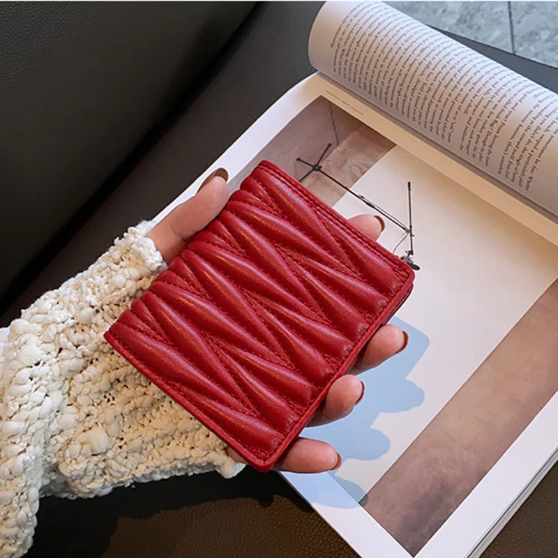 2023 New Genuine Leather Women Wallets Excellent Lambskin Short Wallet Brand Design Quilted Billfold Fashion Pleated Card Holder