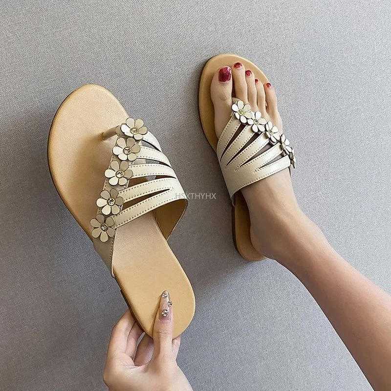 

Large Size Hot Selling Comfortable New Flat Bottom Flower Women's Flip-flops 2022 Summer Trend All-match Slippers Women