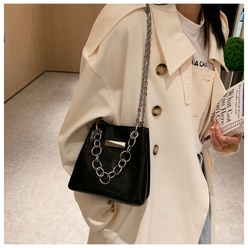 

Женская сумка через плечо, винтажная однотонная сумка с цепочкой и простой текстурой, весна-лето 2023