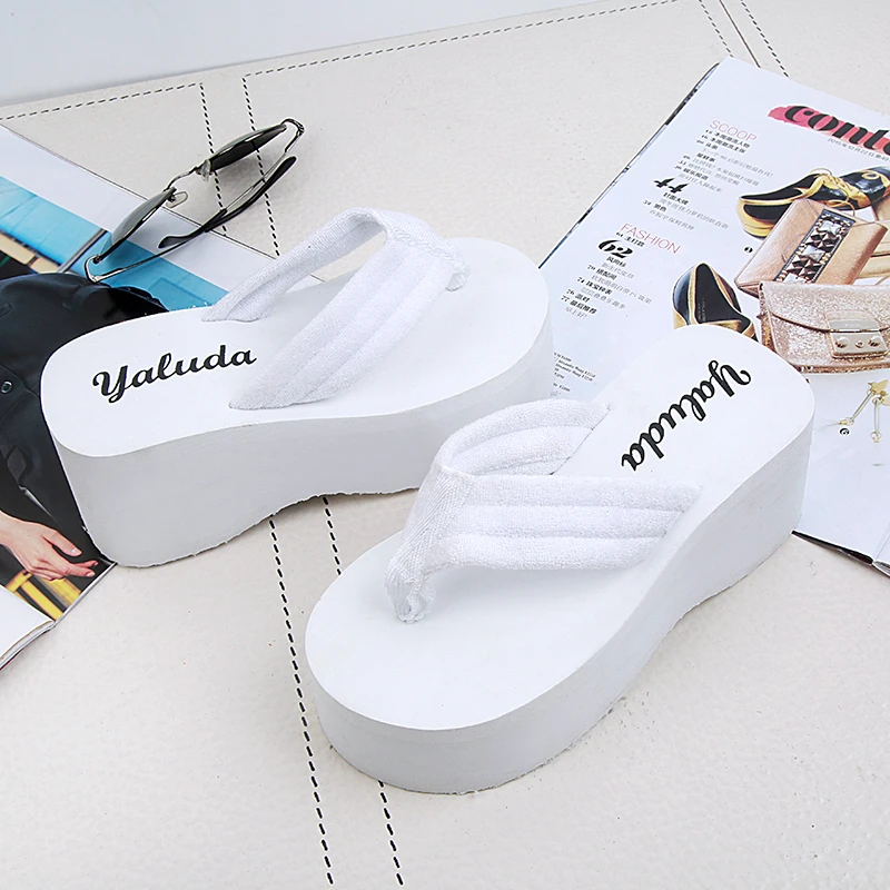 Шлепанцы женские на платформе повседневные сланцы пляжные классические