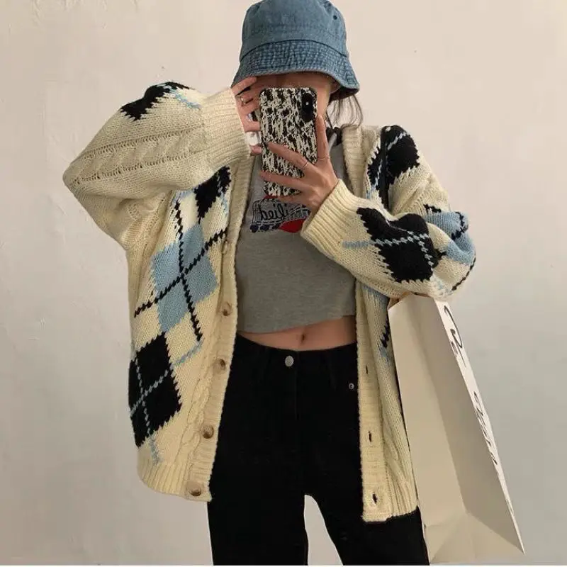 

2023 New Autumn Winter Korean Fashion Knitted Cardigan Sweater Casual Warm Single Breasted Loose Arygle Sweater Tops Z41