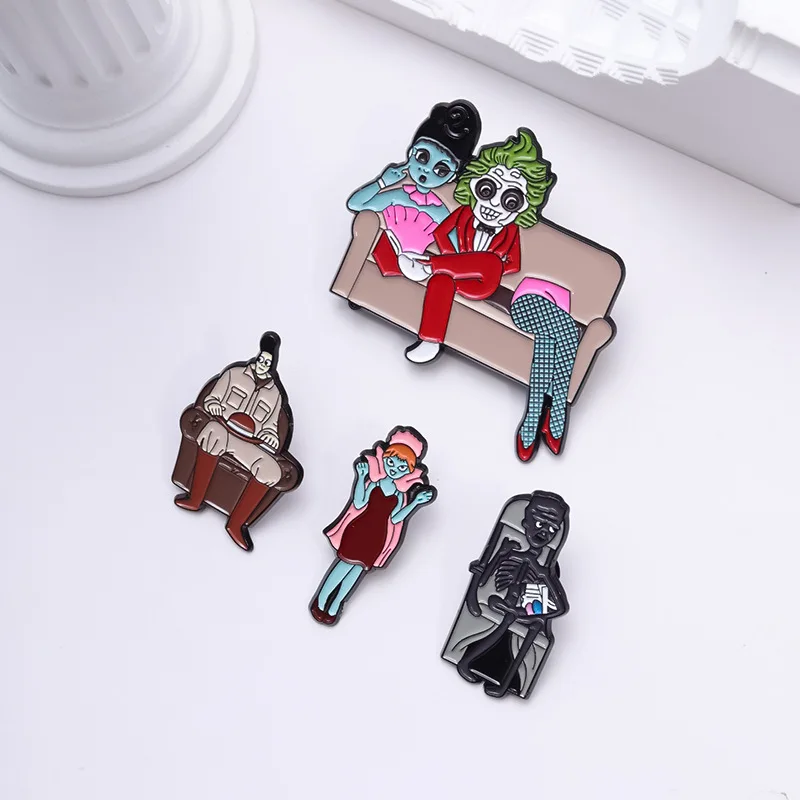 Значок для пары невесты на Хэллоуин коса призрак диван клоун змея могила