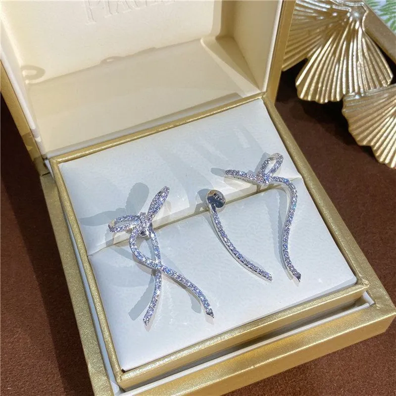 Женские серьги-гвоздики со стразами