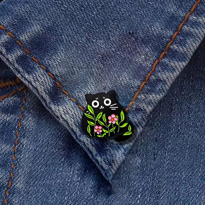 Милые эмалированные булавки в виде мультяшных цветов и кошек черная деталь для