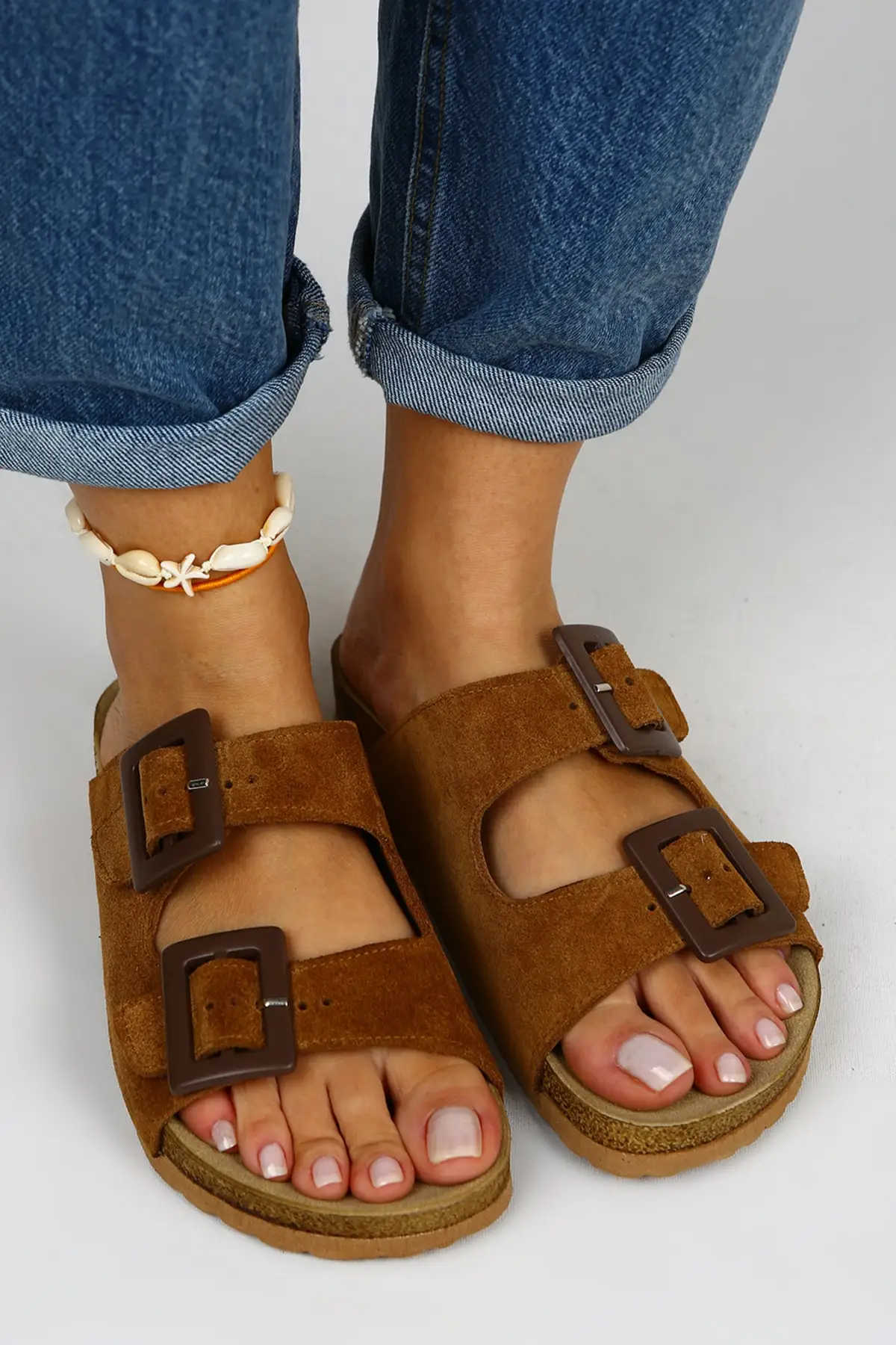 

Женские тапочки Belinda из натуральной кожи с двойной пряжкой