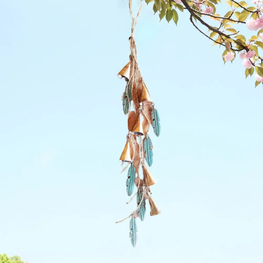 

Attractive Hanging Windbell Hand-made Hanging Wind Chime Nice-looking Cow Horn Feather Retro Hanging Wind Chime Decorative