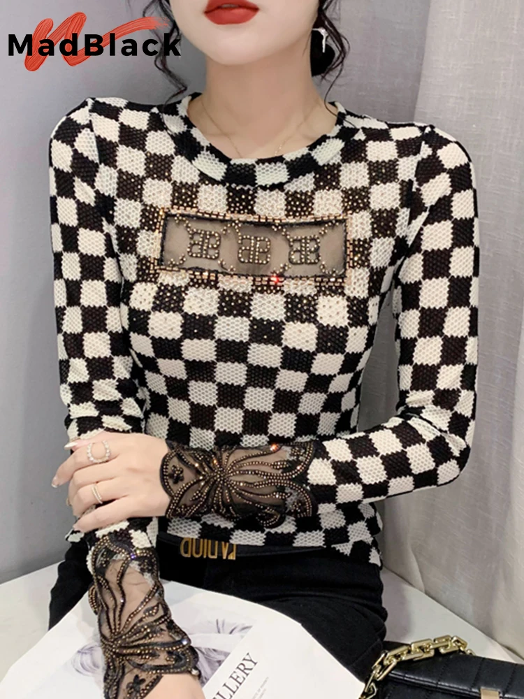 

MadBlack Autumn T-Shirt Sexy O-Neck Print Letter Patchwork Shiny Diamonds Mesh Slim Women Tops Long Sleeve Hand Make Tee T29808X