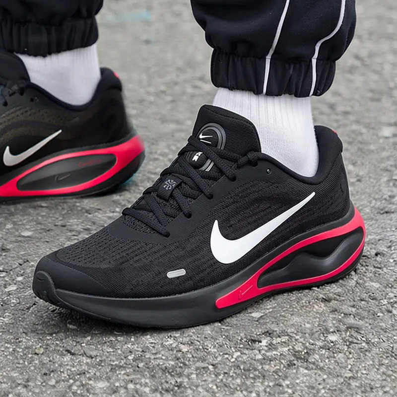 Фото Nike FN0228-013 2026 Новые мужские кроссовки для бега, черные, красные, с сетчатой подкладкой, превосходным сцеплением и светоотражающими элементами №3
