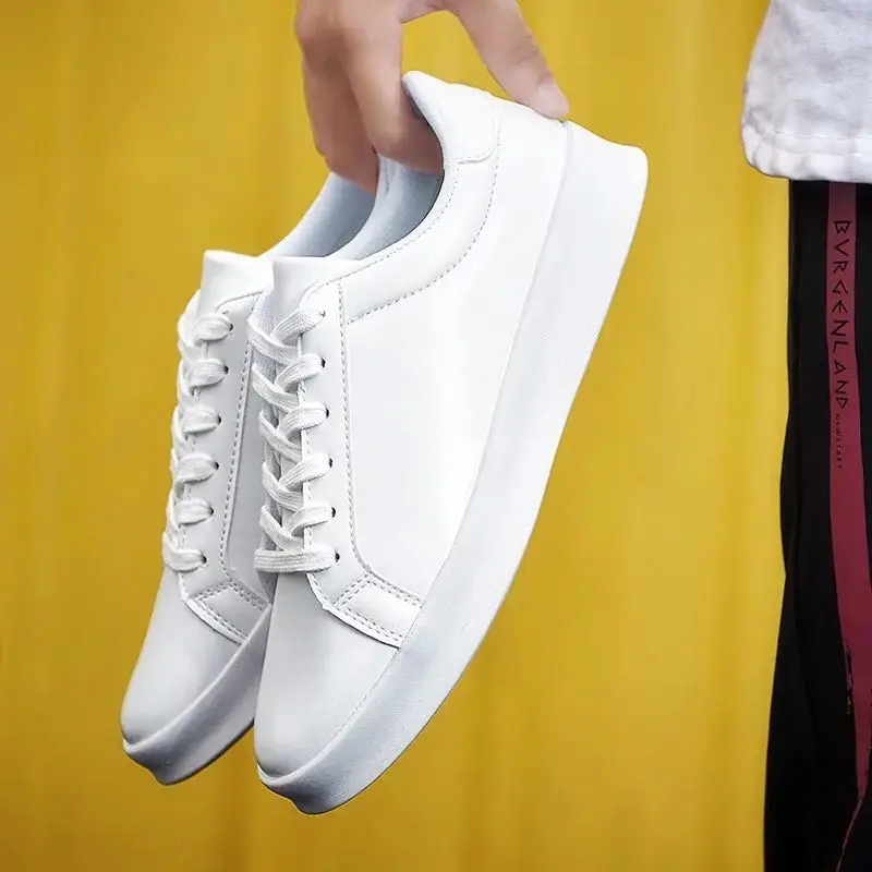 

Кожаные мужские туфли на плоской подошве, повседневные маленькие белые туфли, новинка 2022, мужская обувь, мягкие и удобные спортивные туфли, ...