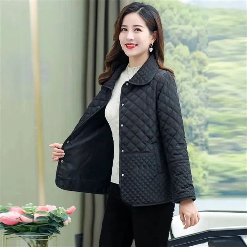 Женская короткая хлопковая куртка в клетку с бриллиантами