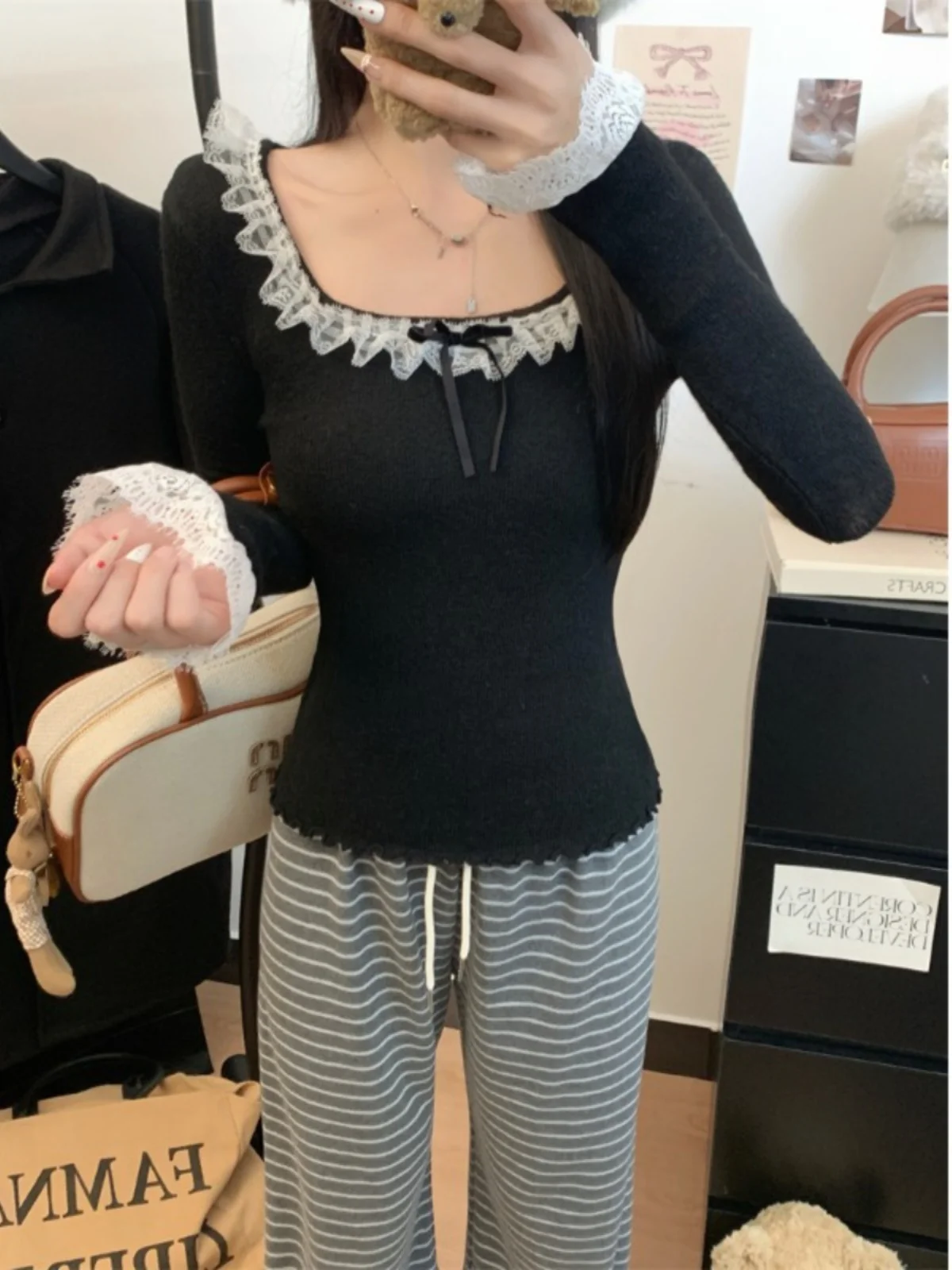 Pure Desire Sle Кружевная строчка с квадратным воротником и длинными рукавами Нижняя