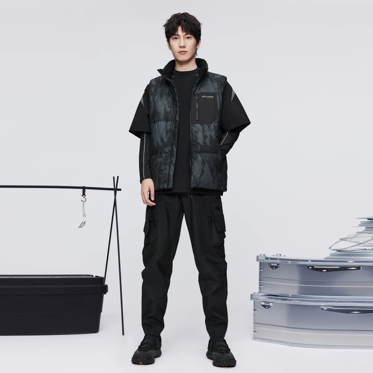 Мужской жилет BOSIDENG зимний теплый с воротником-стойкой утепленный пуховой 90%