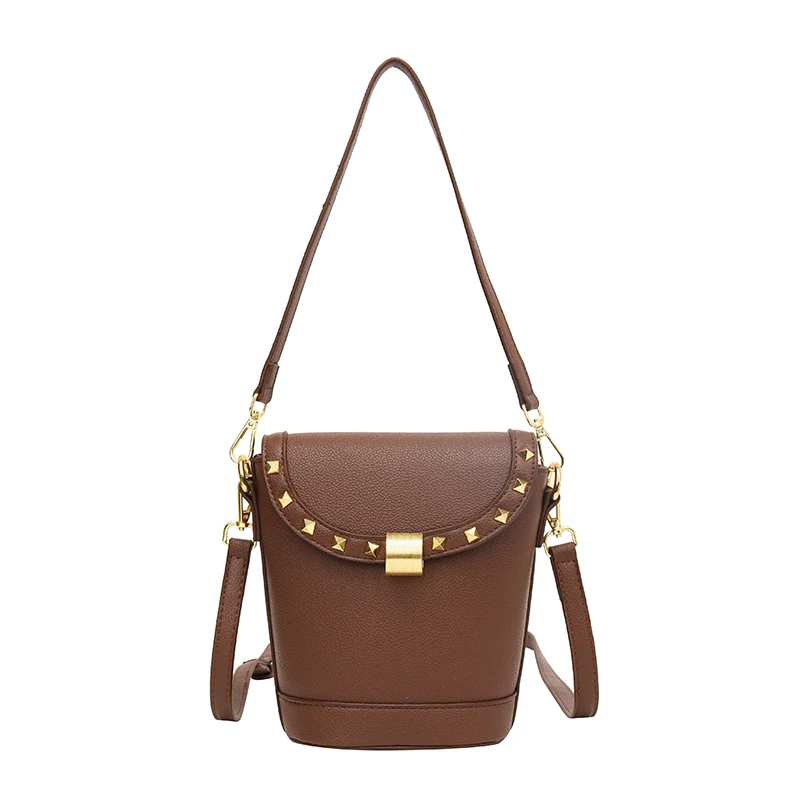 

2023 Luxury Brand Rivet Bucket Bags For Women High Quality PU Shoulder Bag Cute Purses and Handbags Designer Crossbody Bag