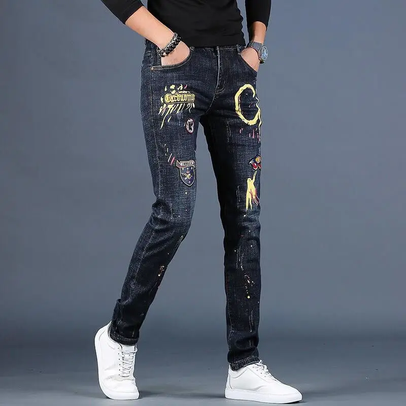

High Quality Men's Badge Embroidery Denim Pants Printed Scratches Casual Jeans Classic Slim-fit Style Blue Stretch Trousers;