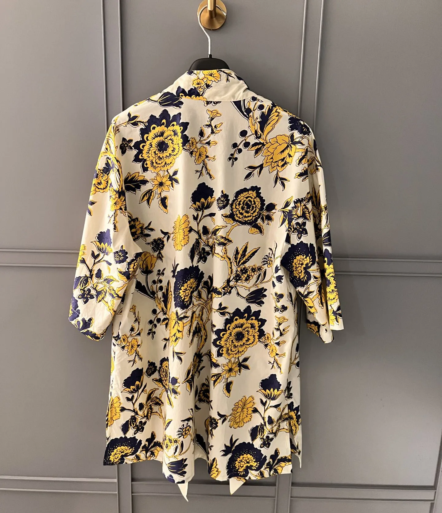 Рисунок 2 - Блузка Женская средней длины с цветочным принтом