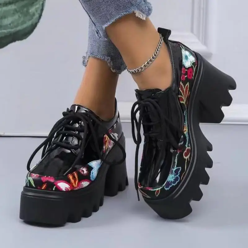 Small Leather Shoes With Thick Soles 2022 Summer Fashion Print Retro Large Size Shoes Thick Heel Platform Shoes Leisure Time