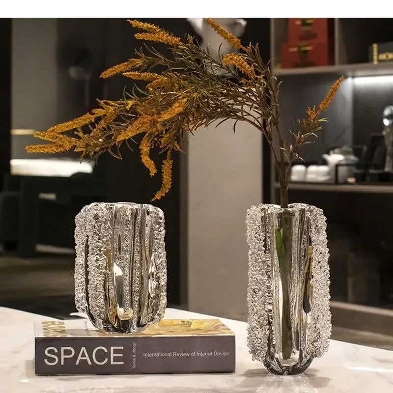 Прозрачная ваза