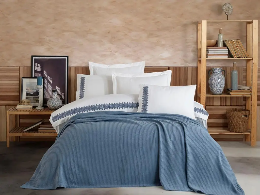 

Scarlet double duvet cover set blue